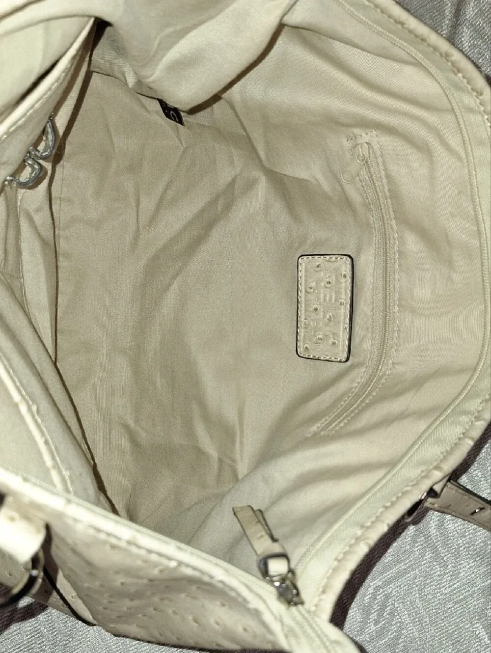 RELIC Women's Cream Tote Bag - Classic Everyday Carry